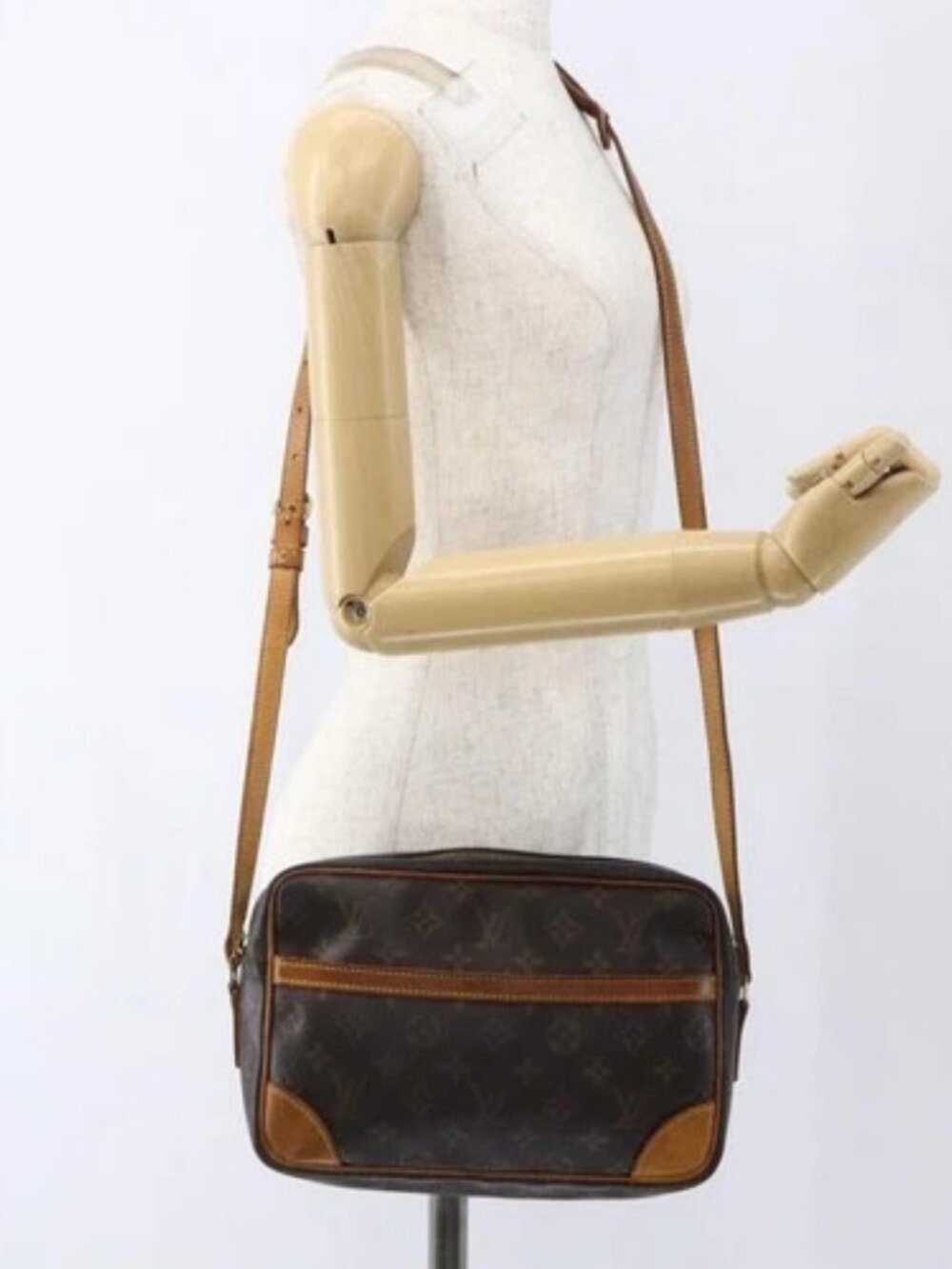 LOUIS VUITTON Monogram Trocadero 27 Shoulder Bag M51274 LV Auth 170626 - Picture 14 of 16